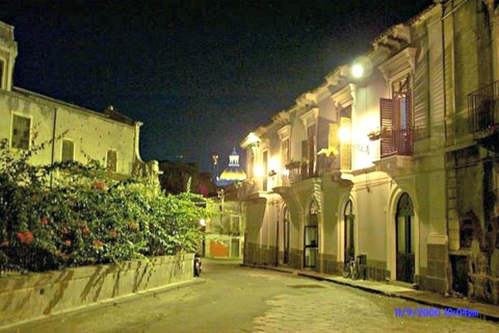 Agora Hostel Catane Extérieur photo